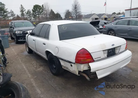 2001 Ford Crown Victoria Police Interceptor z USA, uszkodzony, nr VIN 2FAFP71W61X168414